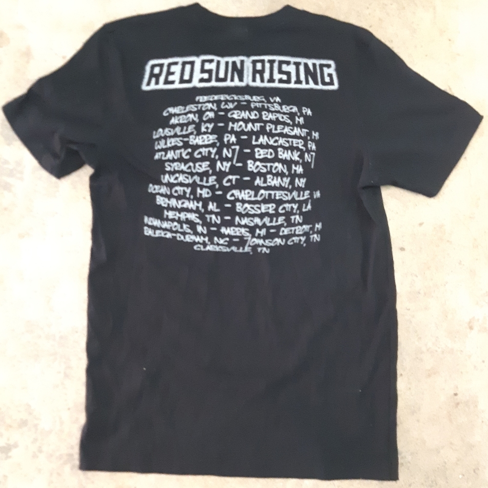 Red Sun Rising t-shirt - Picture 4 of 5